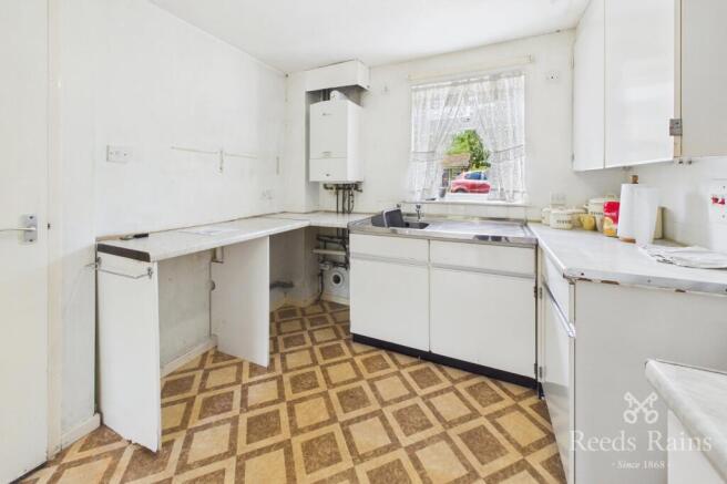3 bed Semi-Detached for sale Image 4