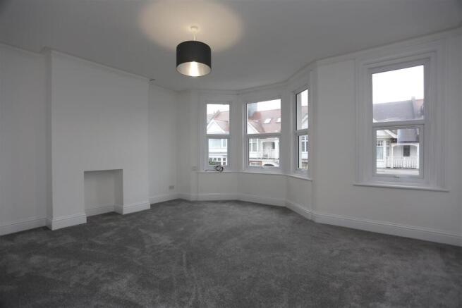 FF 18 Glendale Road Living Room (1).JPG