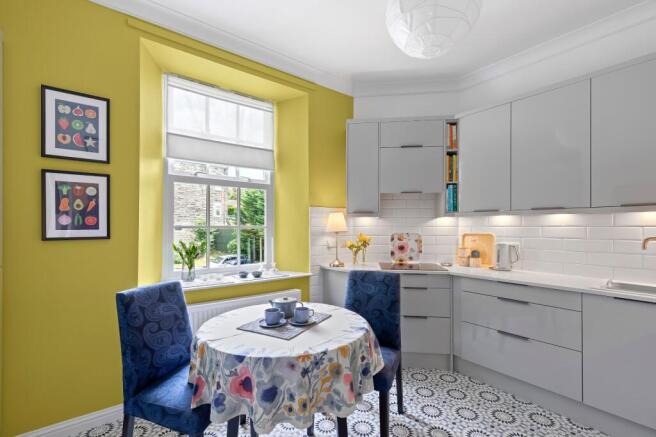 2 bed Flat for sale Image 4