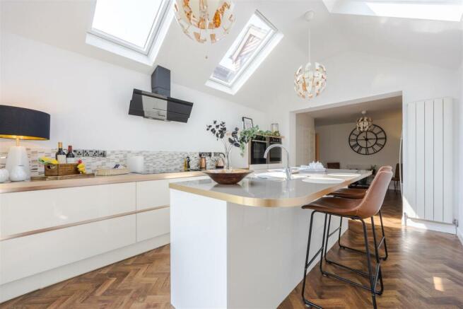 Kitchen / Sitting area