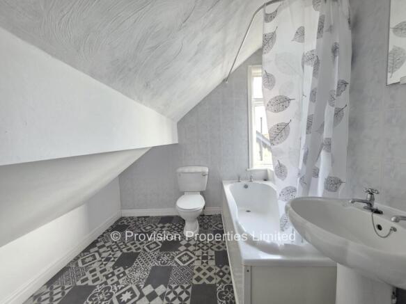 5 bed Semi-Detached to rent Image 10