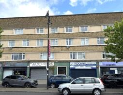 30, Manford Court, Manford Way, Chigwell IG7 4DP
