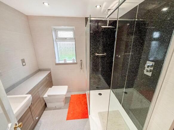 3 bed Bungalow for sale Image 9