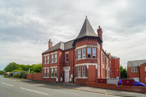High Street, Golborne, Warrington, WA3