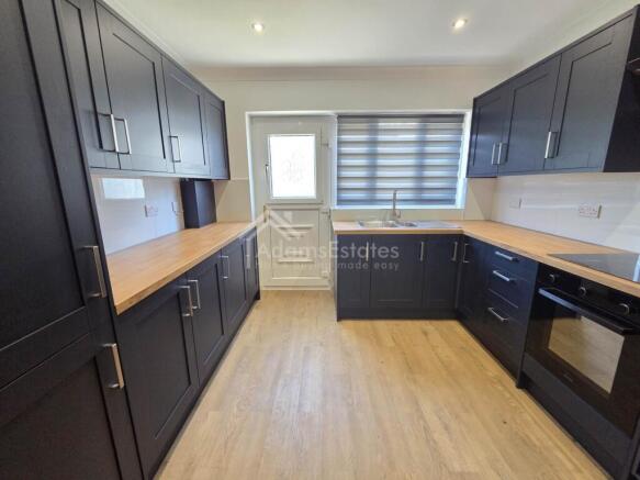 3 bed Semi-Detached Bungalow for sale Image 10