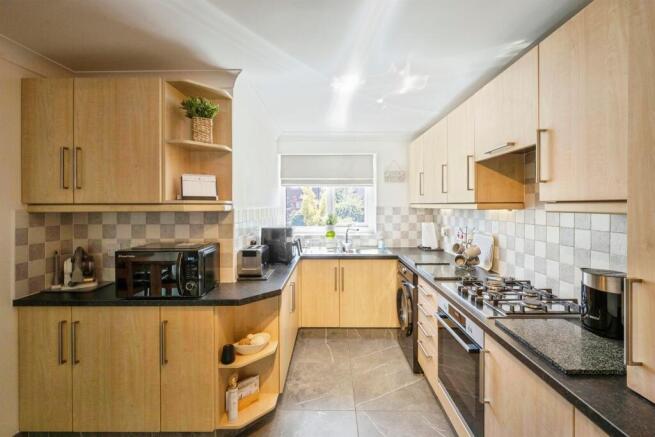 3 bed Detached for sale Image 6