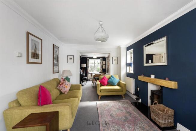 1 Albion Close, TN11 0DR 004.jpg