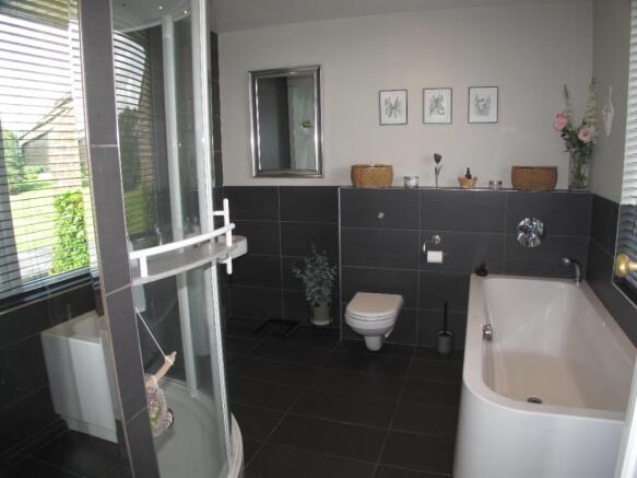 En-suite Bathroom