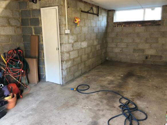garage.jpg
