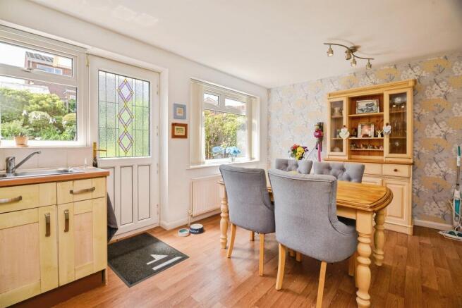 3 bed Semi-Detached for sale Image 5