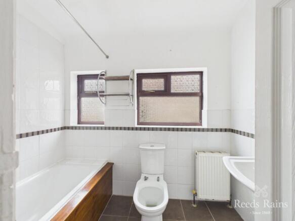 4 bed Semi-Detached for sale Image 10