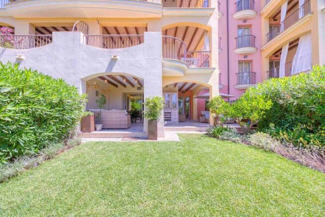 03-santa ponsa-Sanierte Gartenwohnung mit Gemeinschaftspool-kaufen-garten