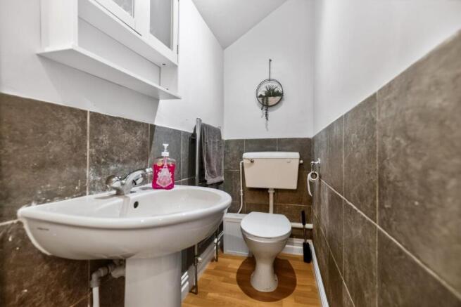 2 bed Apartment for sale Image 11