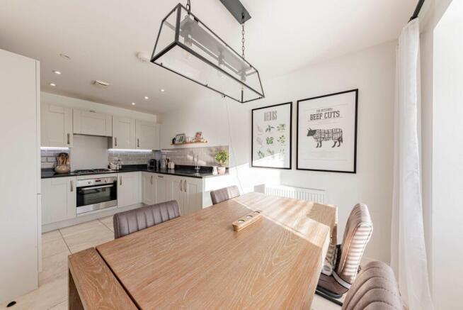 Kitchen/Dining Room (1)