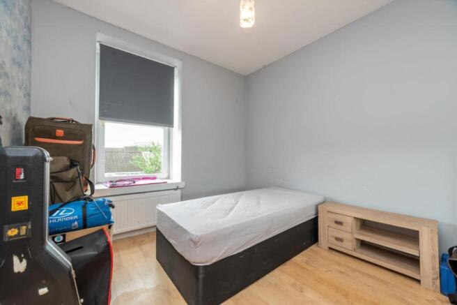 Bedroom 2 (1)