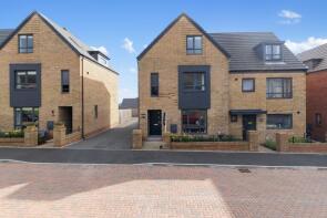 56, Strothers Avenue, Malvern WR14 3RS