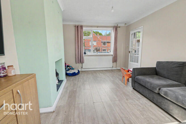 Mansfield Crescent, Armthorpe, Doncaster photo 5