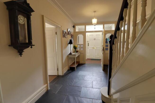 10 bed Detached for sale Image 12