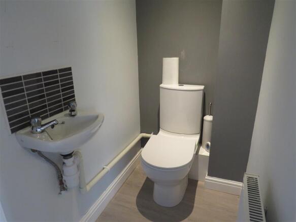 Cloakroom/wc