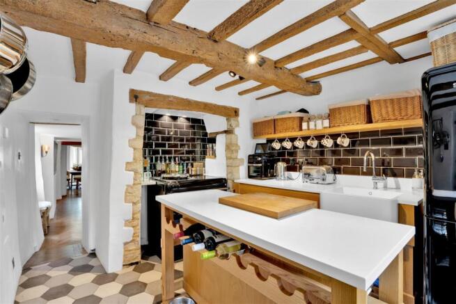 Kitchen 1.jpg