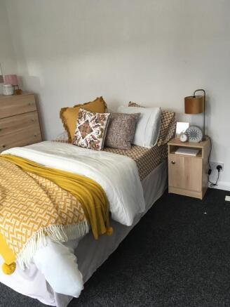 5 bed House Share to rent Image 11
