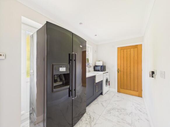 4 bed Detached for sale Image 12