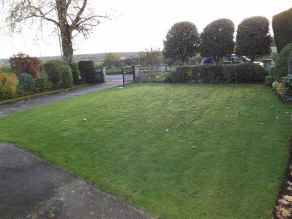 FRONT GARDEN