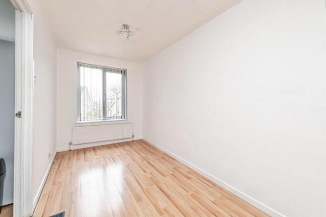 3 bed Terraced for sale Image 8