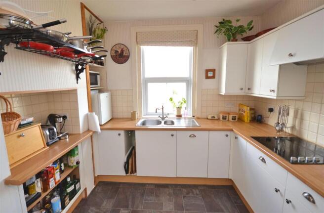 Kitchen1 (2).jpg