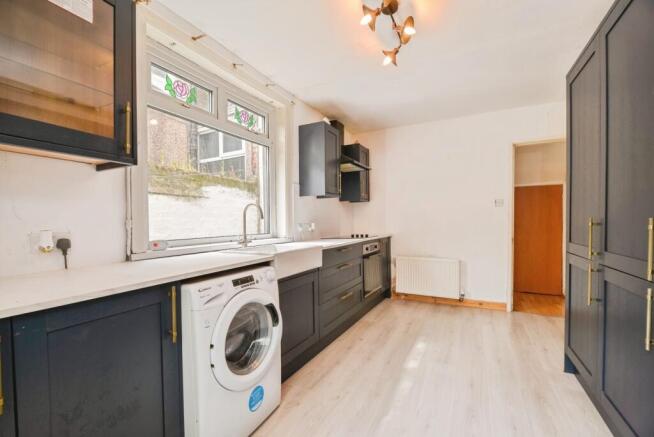 3 bed Terraced for sale Image 4