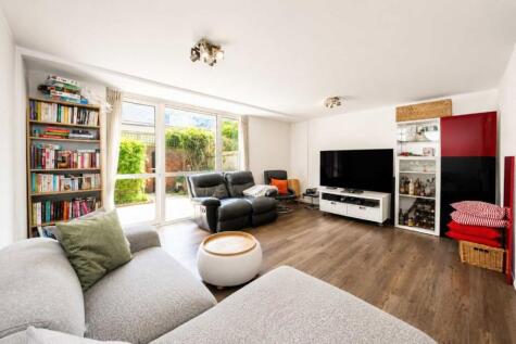Kilburn Lane, North Kensington