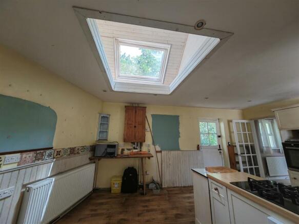 Ceiling Light in Dining Area