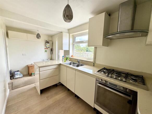 KITCHEN/BREAKFAST ROOM