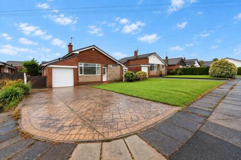 Wheelton Close, Bury, BL8 2HZ
