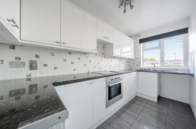 1395615-8-695b96d...