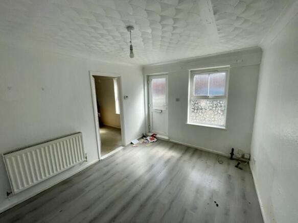 2 Medium T202609231518.jpg