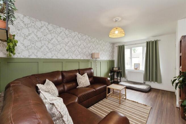 2 bed Semi-Detached for sale Image 5