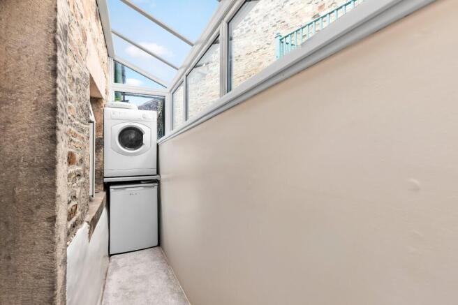 3 bed Terraced for sale Image 12