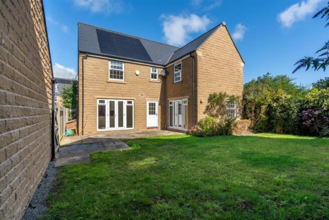 4 bed Detached for sale Image 12