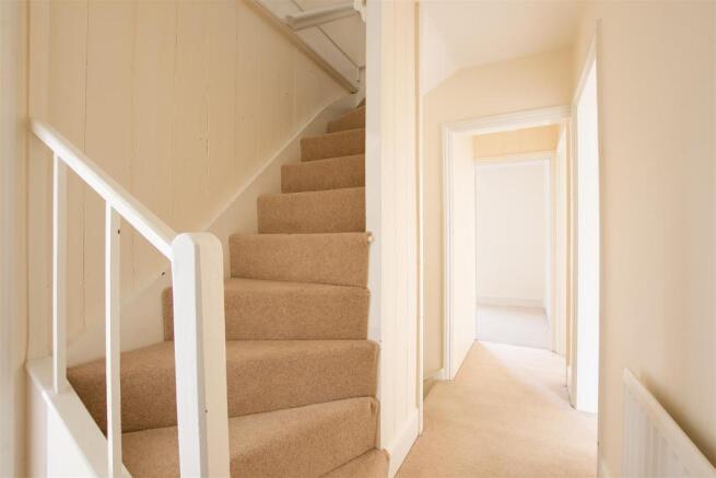 8_Marlboro Cottages_hall.jpg