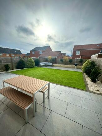 3 bed Detached to rent Image 4