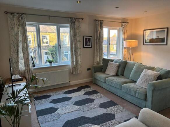 4 bed Semi-Detached for sale Image 9