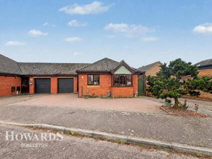 St Andrew Close, Hopton