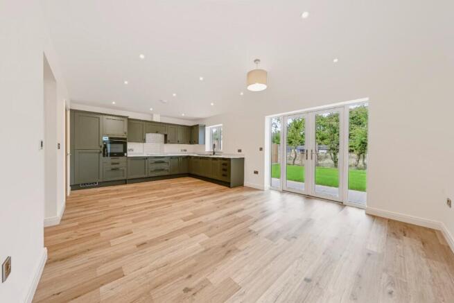 Kitchen & Living