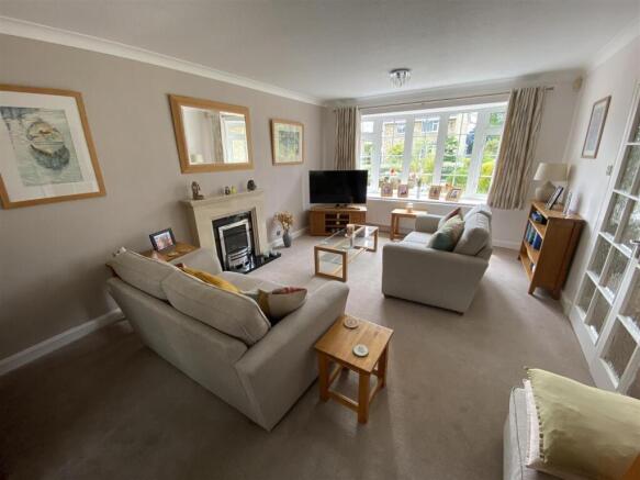 4 bed Detached for sale Image 6