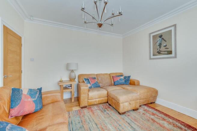 3 bed Semi-Detached for sale Image 12