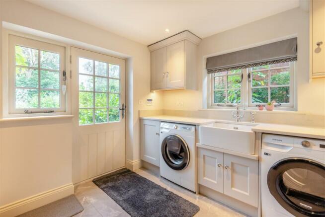 8571523-interior38.jpg