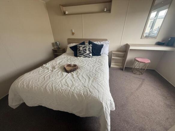 2016 Willerby Etchingham, Felixstowe Beach Holiday Park, Walton Avenue, Felixstowe, Suffolk, IP11 2HA photo 4