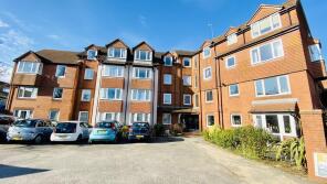 10, 52 Lavant Court, Charles Street, Petersfield GU32 3EQ