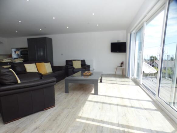 Lounge, Leading Onto